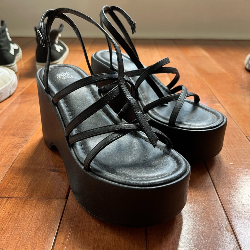 Wild Fable Black Strappy Platform Sandals